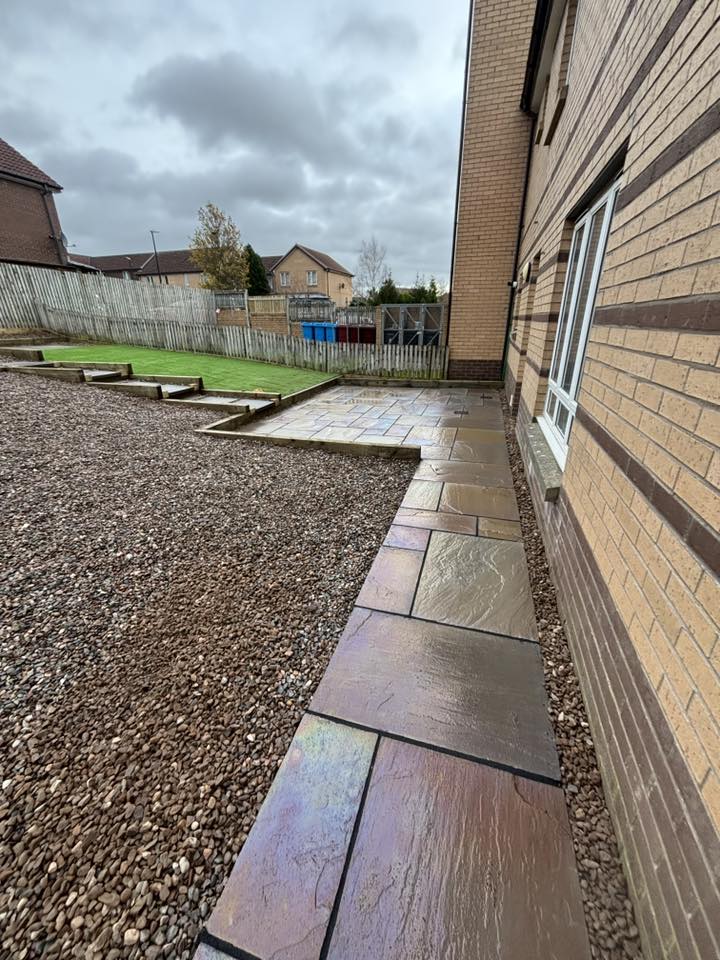 Modern porcelain slab garden image 2