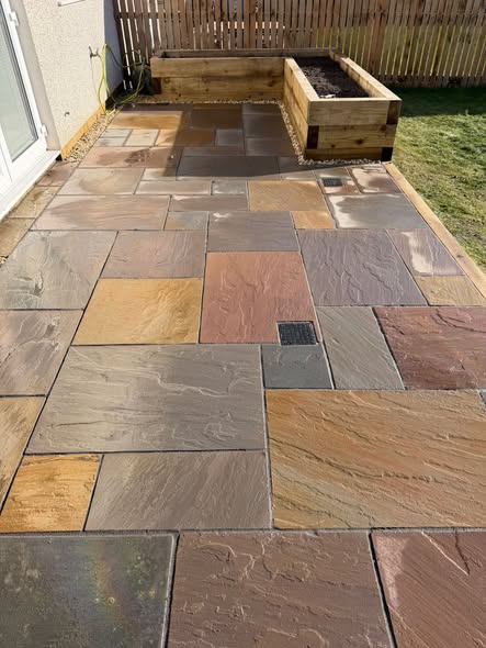 Sunset Buff Indian sandstone patio image 2