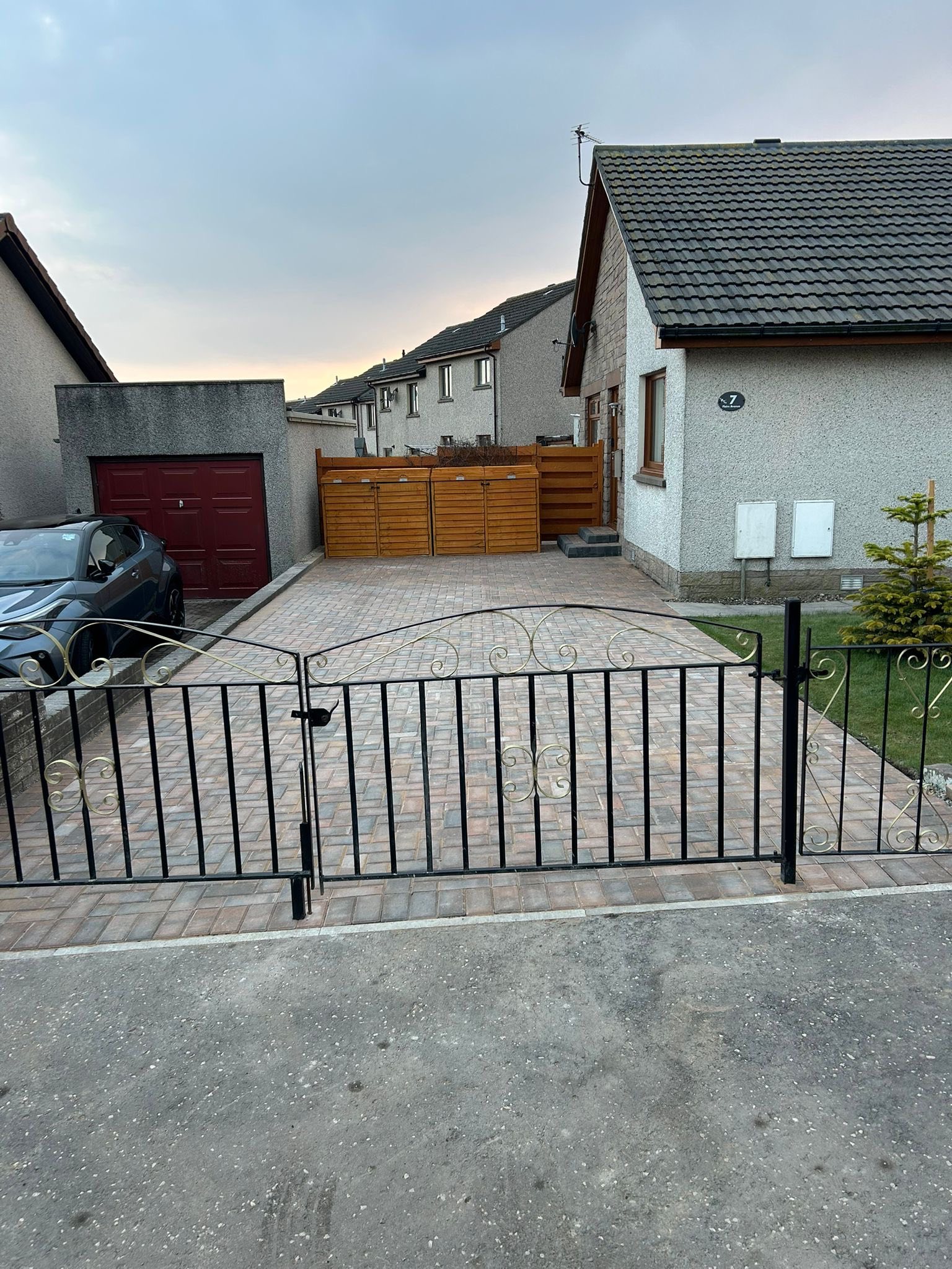 Full garden and driveway transformation image 4